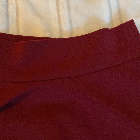 Maroon skirt - Picture 2 of 3